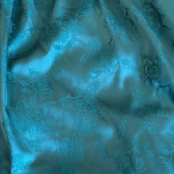 Dark Green Sleeveless Dress - Picture 2 of 6